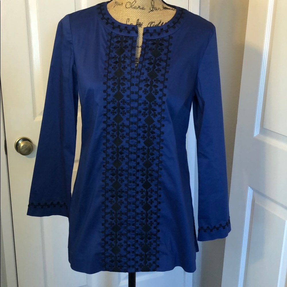 Dana Buchman long sleeve tunic with embroidery SM